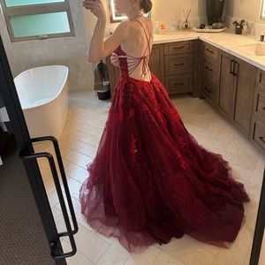 Taylor swift concert style Ellie Wilde mon Cherie prom dress ball gown